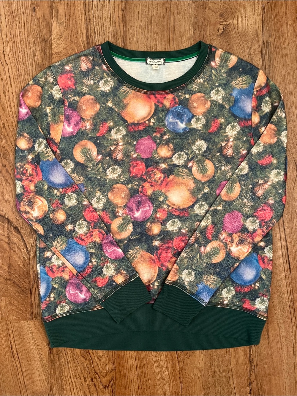 Eyeshadow Lightweight Holiday Sweater